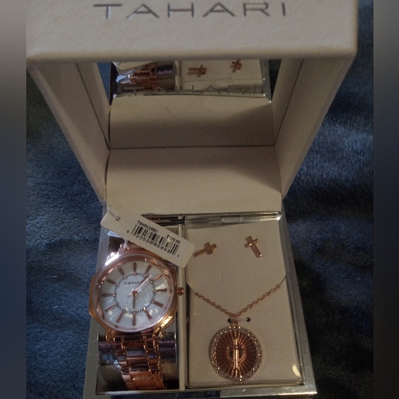 TAHARI Watch Box with Necklace/Earring Set - Picture 1 of 5